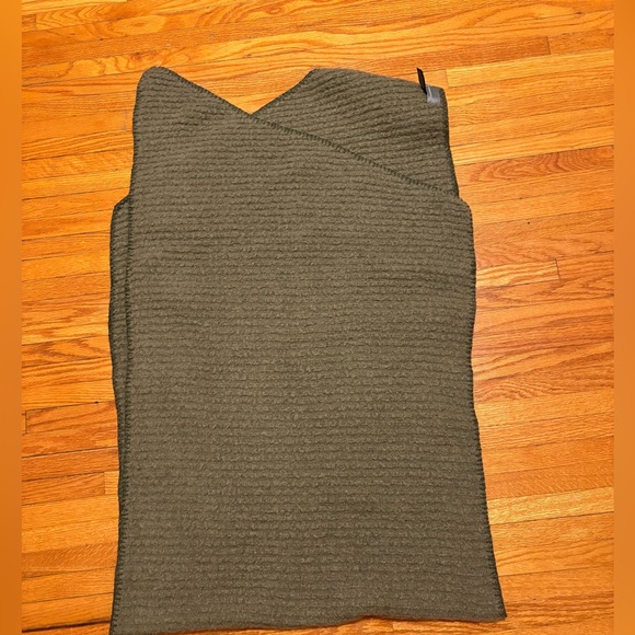 Anthropologie Cozy Boucle Knit Scarf - Picture 3 of 5